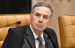 Barroso � internado ap�s passar mal com intoxica��o alimentar na Fran�a
