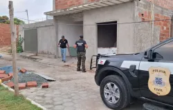 Pol�cia faz opera��o contra tr�fico de drogas em Ibicu� e regi�o
