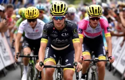 Ciclistas do Tour de France s�o acusadas de usar enchimento no suti� para ganhar vantagem