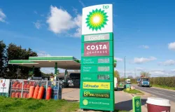 BP � criticada por lucrar com a guerra no Ir�