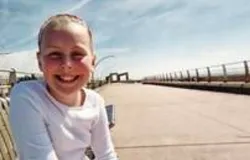 Menina de 9 anos morre ap�s ser encontrada ferida em �rea industrial na Esc�cia