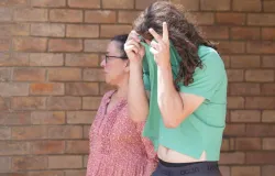 Homem e seus pais v�o a tribunal ap�s R$ 7 milh�es em postes de luz sumirem no Reino Unido