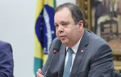 Deputado baiano muda cor de pele em registro eleitoral