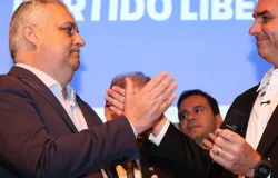 Fl�vio Bolsonaro explica por que escolheu um homem como vice em vez de uma mulher
