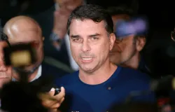 Fl�vio Bolsonaro anuncia lista com 47 candidatos ao Senado que apoia