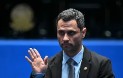 Cleitinho tenta voltar atr�s e ser candidato em Minas; veja o que muda