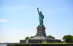 Beb� de 5 meses e m�e morrem em acidente de barco em Nova York