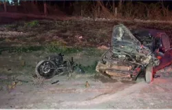 Carreta invade pista, atinge moto e carro e deixa um morto na BR-163 em MT