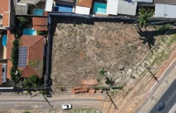 Prefeitura usa drones para fiscalizar terrenos e evitar queimadas em Cuiab�