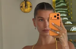 Hailey Bieber lambe amiga em festa selvagem de Kylie Jenner