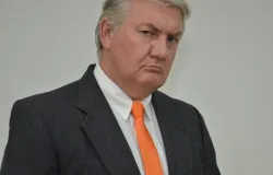 Piloto que imita Trump vira candidato a deputado federal