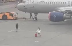 Mulheres invadem pista de aeroporto ap�s perderem voo