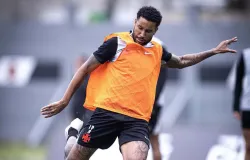 Jair comemora evolu��o do Vasco ap�s empate com o Bahia: 'Ponto v�lido'