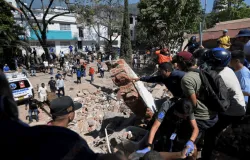 Tremor forte na Col�mbia deixa mais de 80 mortos e assusta moradores de Manaus
