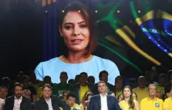 Marqueteiro remove sobrenome Bolsonaro da campanha de Fl�vio e adota slogan 'O Brasil vai vencer'