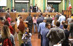 C�mara de Salvador vota precat�rios do Fundef e projetos dos vereadores, incluindo fim do Kiss & Fly