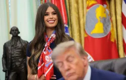 Trump contrata mulher para acord�-lo com 'choque' durante reuni�es, como se fosse 'reiniciar um laptop'