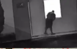 V�deo: c�meras flagam vizinho observando mulher pela janela em condom�nio de Feira de Santana