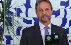 L�der do PT passa mal e C�mara suspende vota��es