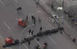Protesto fecha avenidas na Mangueira e complica o tr�nsito no Rio