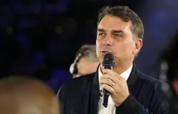 Justi�a Eleitoral investiga filia��o suspeita de Fl�vio Bolsonaro
