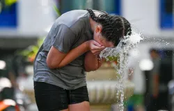 Alerta de calor extremo: Met Office prev� temperaturas de 38�C e poss�veis cortes de energia em 47 �reas do Reino Unido