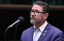 Deputado admite erro ao votar contra redu��o de impostos sobre combust�veis