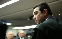TCU suspende licita��o de R$ 1 bilh�o vencida por parente de ministro
