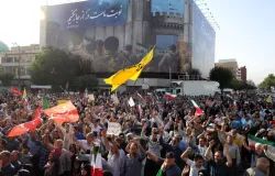 EUA amea�am isolar Ir� e manter bloqueio em Ormuz