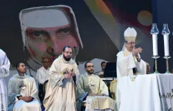 Fi�is encerram homenagens a Santa Dulce com missa e prociss�o em Salvador