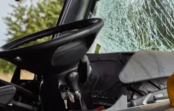 Acidente com �nibus de turismo mata 9 pessoas em Petr�polis (RJ)