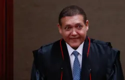 Chefe do TSE garante seguran�a das urnas a embaixadores e alerta para perigo da intelig�ncia artificial nas elei��es