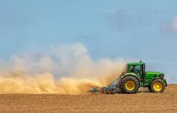 John Deere anuncia fim da crise de m�quinas agr�colas e a��es sobem