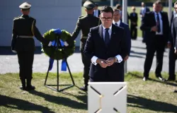 Andy Burnham critica 'amea�as ultrajantes' da R�ssia ao Reino Unido e pergunta 'quem come�ou o fogo'