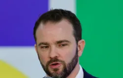 Sal�rio m�nimo ser� de R$ 1.741 em 2027, anuncia ministro da Fazenda
