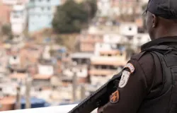 Pol�cia Militar ocupa cinco comunidades no Complexo de Israel, no Rio