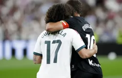 Cucurella divide homenagem com Oyarzabal em gesto emocionante no Bernab�u