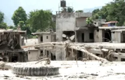 Sobrevivente compara enchente no Nepal a uma bomba
