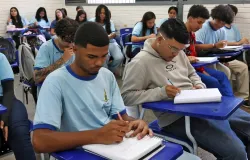 P�-de-Meia: estudantes que nasceram em setembro e outubro recebem R$ 200 hoje