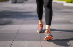 Caminhar 7.500 passos por dia pode controlar a asma t�o bem quanto um treino na esteira