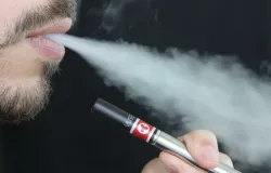 Jovem de 26 anos quase perdeu o pulm�o por causa de narguil� e cigarro eletr�nico