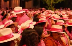 5 mil mulheres se re�nem no campo para aprender a ganhar dinheiro e ter mais poder