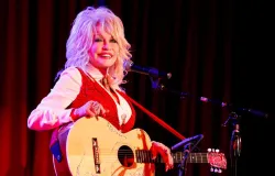 Dolly Parton pode virar o n�mero 1 do Reino Unido pela primeira vez ap�s sua morte