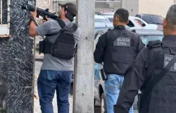 Pol�cia prende suspeitos de chantagear turistas no farol de Salvador