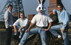 Morre criador do Jive Bunny, sucesso dos anos 80, aos 84 anos