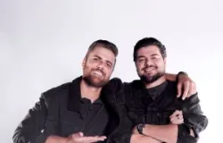 Z� Neto e Cristiano se apresentam ap�s jogo do Corinthians e homenageiam Mar�lia Mendon�a