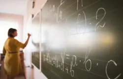 Governo abre 8 mil vagas 100% gr�tis para p�s-gradua��o de professores