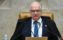 Chefe do STF avisa que vai resolver crise hist�rica de ju�zes e explica mudan�as na Justi�a