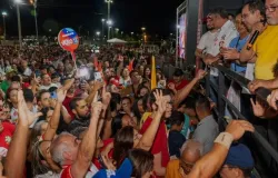 Ex-aliado de ACM Neto critica ex-prefeito de Salvador em com�cio do PT em Itapetinga