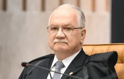 Fachin tenta acalmar briga entre Moraes e Mendon�a e leva caso ao plen�rio